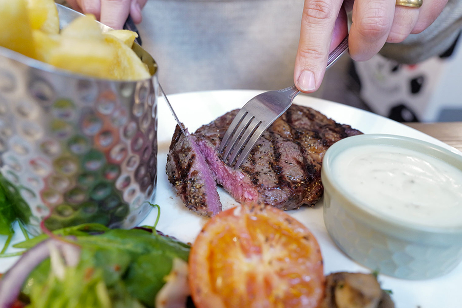 ship-inn-steak-dinner-1