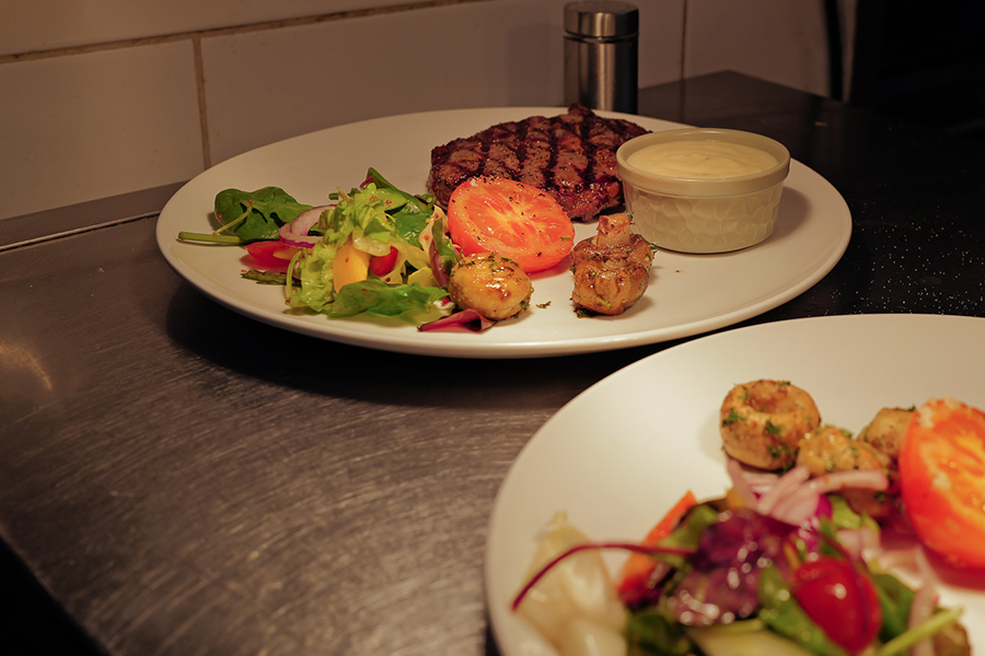 ship-inn-steak-dinner-7